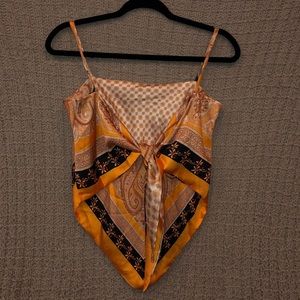 3️⃣FOR2️⃣5️⃣💲‼️ Silky Bandana tied top